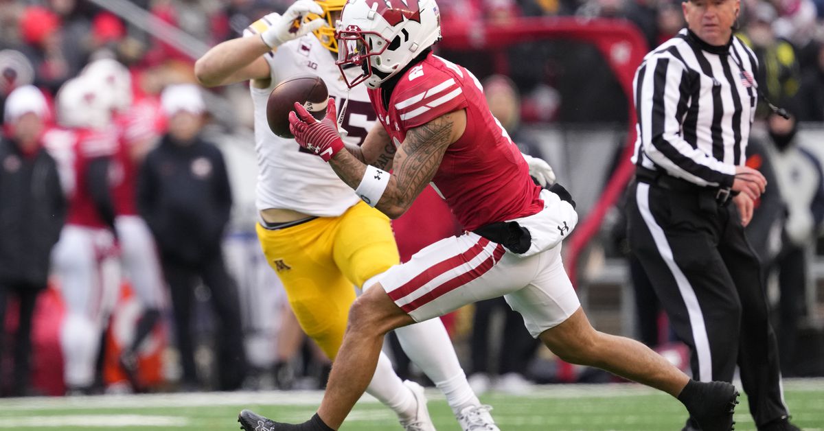 Badgers news: Wisconsin makes loaded final list for top 2026 WR target