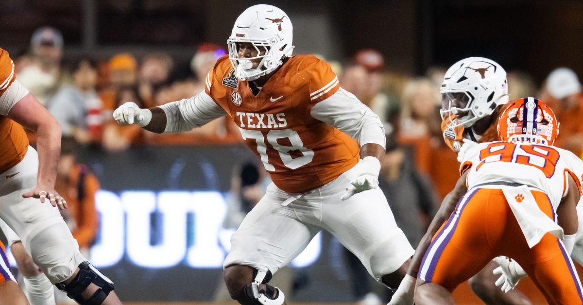 Saints testing OL Kelvin Banks Jr. in different positions