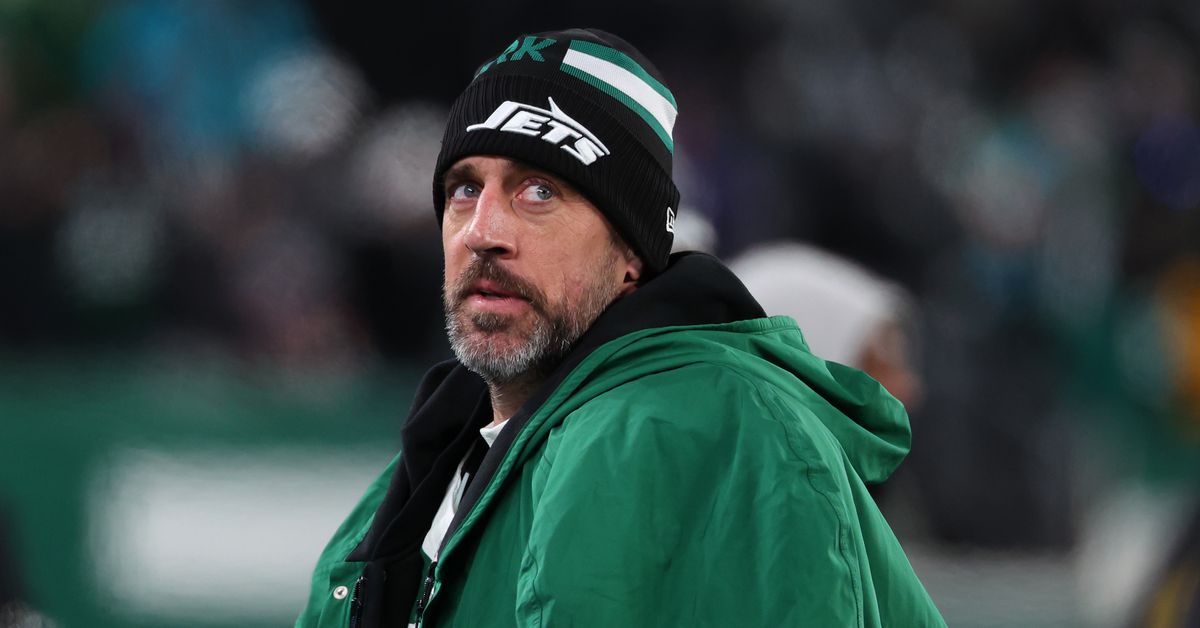 Aaron Rodgers drops obvious hint that he’s joining Steelers