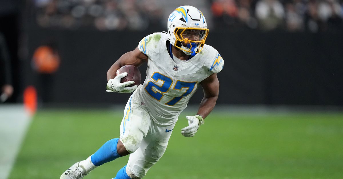 Chargers use UFA tender on RB J.K. Dobbins
