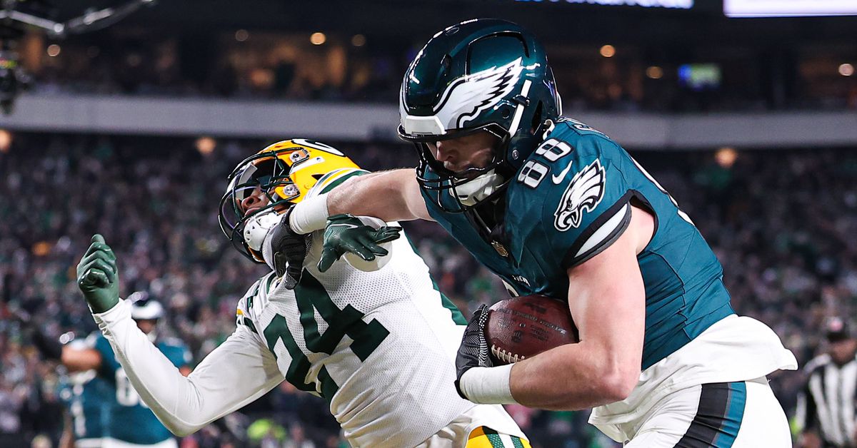 Dallas Goedert, Eagles reportedly expected to agree to reworked contract that keeps the veteran tight end in Philly [UPDATE]