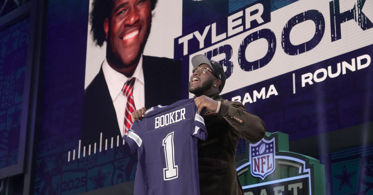 Dallas Cowboys news: Rookie lineman begins his career with a tall task