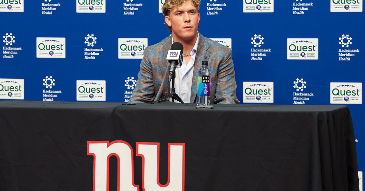 Did Jaxson Dart land in ‘tricky situation’ with New York Giants?