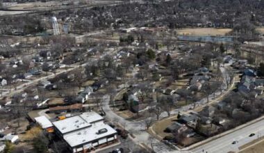 Rolling Meadows hires consultants to prepare for potential Bears stadium next door