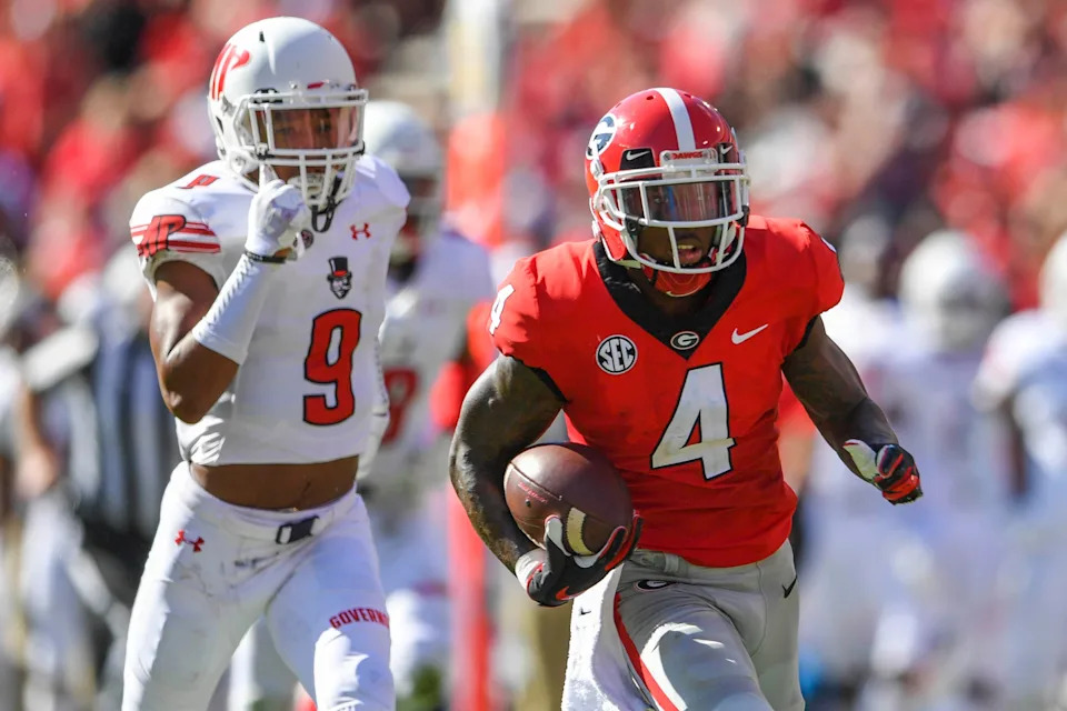 Georgia Bulldogs wide receiver Mecole Hardman runs past Austin Peay Governors