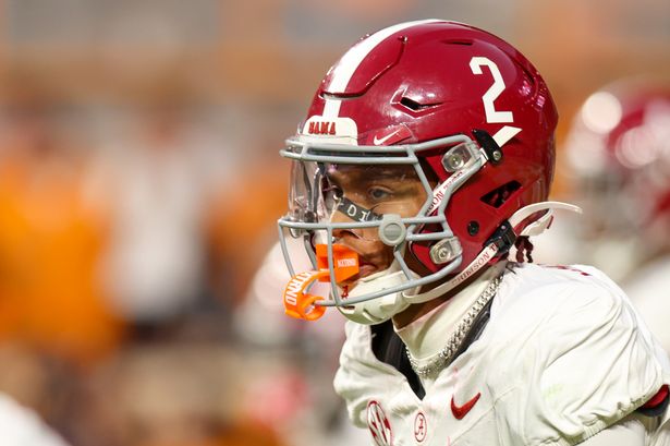 Ryan Williams #2 of the Alabama Crimson Tide during a game between Alabama and Tennessee at Neyland Stadium on October 19, 2024 in Knoxville, Tennessee.