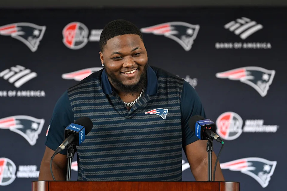 Eagles Super Bowl LIX hero Milton Williams meets with Patriots media after signing a free-agent deal with New England.Eric Canha-Imagn Images