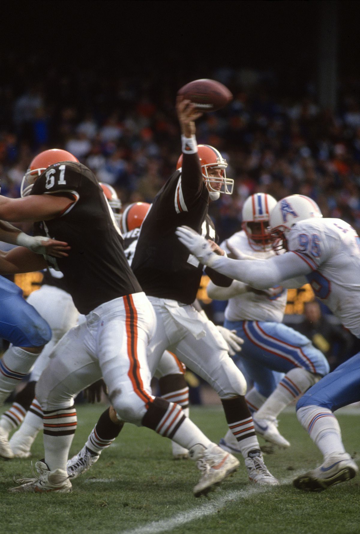 Houston Oilers v Cleveland Browns