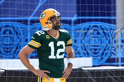 "Nobody wants him": Former Cowboys star slams Aaron Rodgers as Steelers saga spirals into uncertainty with no clear end in sight