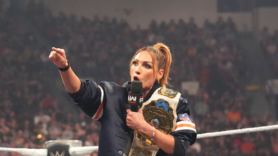 “Cheap hit, you mean”: Chicago Bears enthusiast Becky Lynch taunts Green Bay Packers fans by sporting Bears jersey in Green Bay