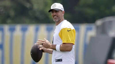 Aaron Rodgers hints at quiet exit leaving fans shocked over Pittsburgh Steelers future
