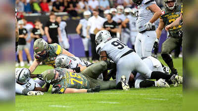 Minnesota Vikings legends Brian Asamoah and Jordan Addison to visit Edinburgh to mark Scotland's cultural ties