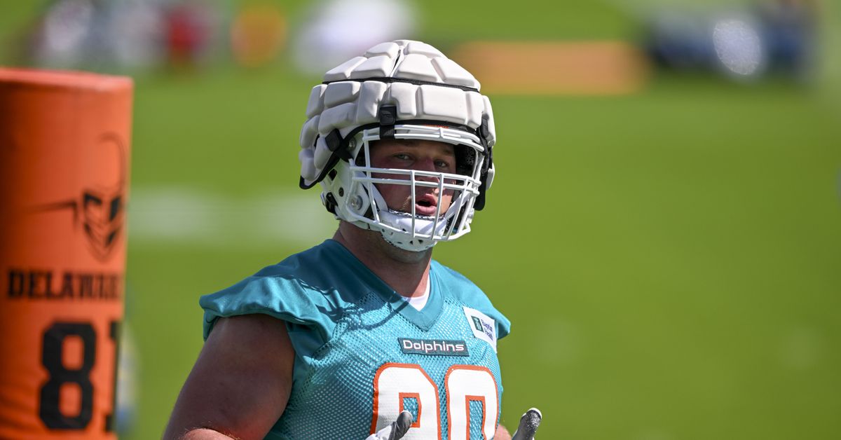 Miami Dolphins roster moves: Free agent Ben Stille signs to fill Terron Armstead roster spot
