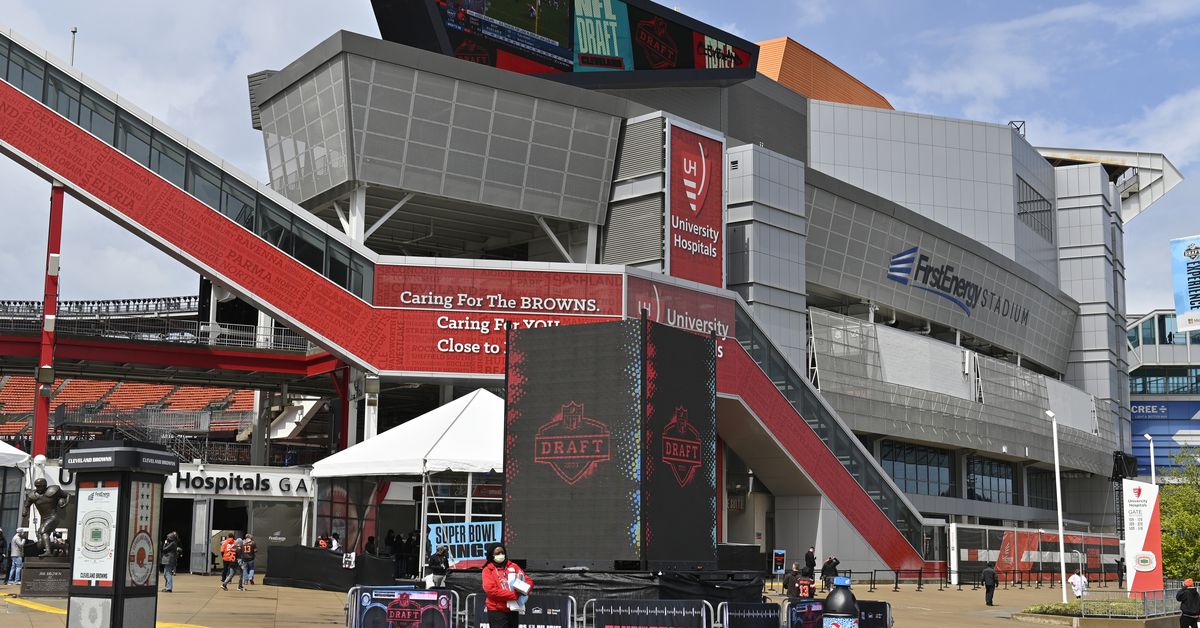Browns news: Browns stadium talk, roster ‘make or break’ player, NFL draft trade revisited