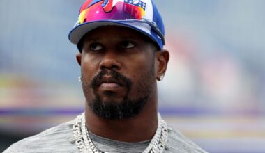 Raiders roster 2025: Would signing Von Miller make sense?