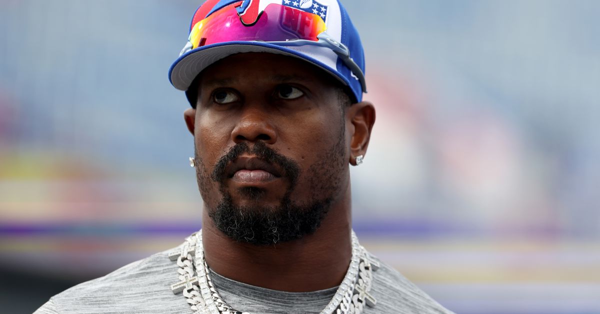 Raiders roster 2025: Would signing Von Miller make sense?