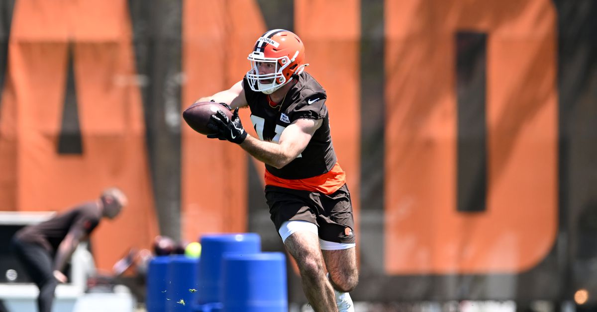 Former Marquette Hurdler Mitch Van Vooren Signs With Seattle Seahawks