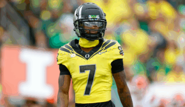 Evan Stewart injury: Oregon star WR suffers knee injury, putting status for 2025 season in question