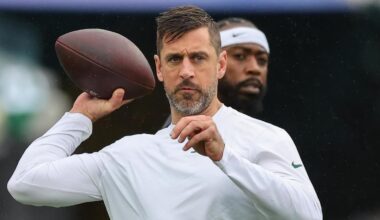 Aaron Rodgers contract: Where one-year deal for Steelers QB ranks among NFL's 32 signal-callers