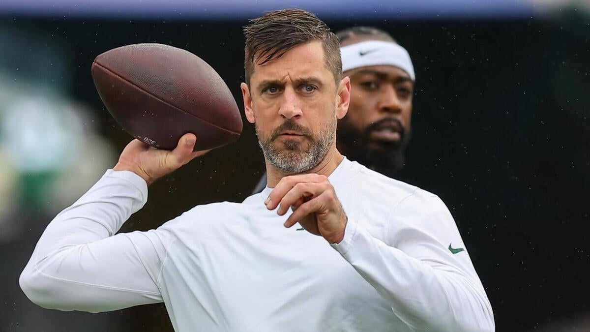 Aaron Rodgers contract: Where one-year deal for Steelers QB ranks among NFL's 32 signal-callers