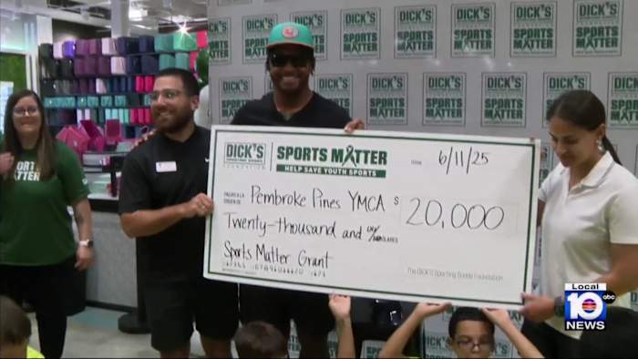 Tua Tagovailoa surprises South Florida children at event in Miami