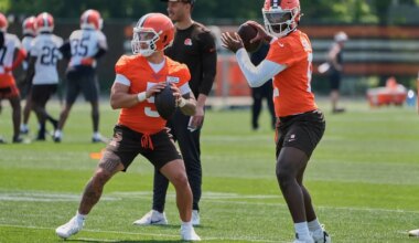 Dillon Gabriel's touchdown pass that crushed Shedeur Sanders' hopes - The look says it all - MARCA