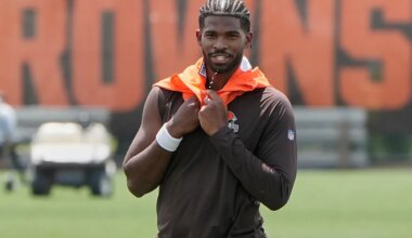 For Andy Reid, Shedeur Sanders wouldn't be starter in Week 1 with the Browns but Joe Flacco cannot breathe easy - MARCA