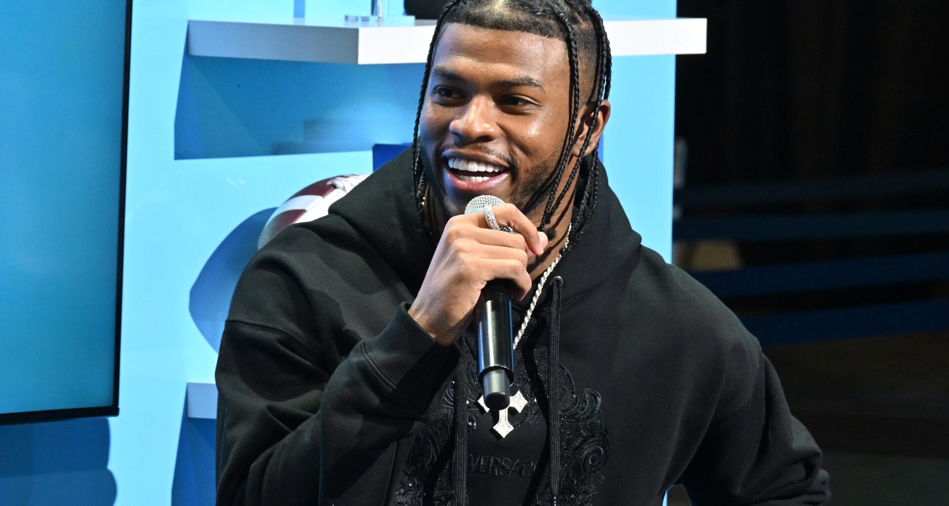 Shilo Sanders gifts former Colorado Buffaloes teammates stunning $400k gifts