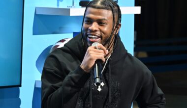 Shilo Sanders gifts former Colorado Buffaloes teammates stunning $400k gifts