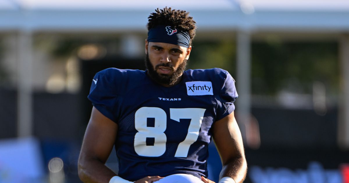 New Orleans Saints sign UFL quarterback-turned-tight end Seth Green