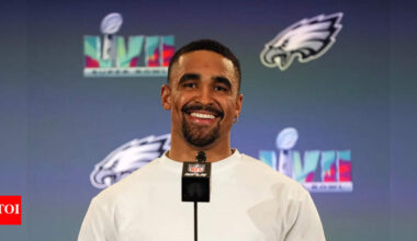 Eagles soar to top of NFL WR rankings as Jalen Hurts' arsenal earns league-wide praise | NFL News