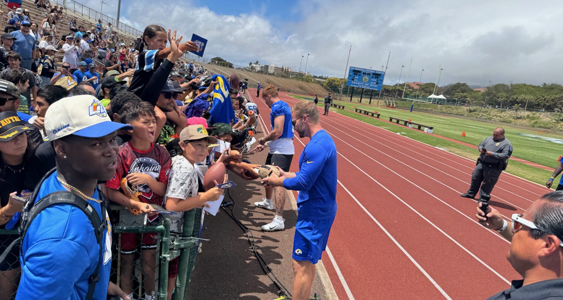 Los Angeles Rams’ ‘Mauicamp’ treats kids to NFL experience; Bissen hopes to make it an annual affair : Maui Now