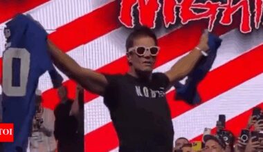 Eli Manning flips out after Tom Brady rips his Giants jersey in shocking Fanatics Fest moment | NFL News