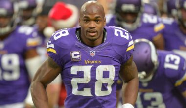 Former NFL running back Adrian Peterson gets in fist fight over poker game