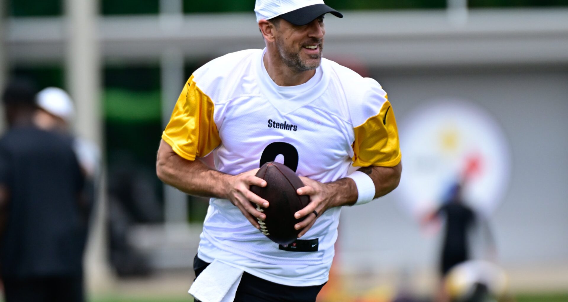 Ex-Raven Hopes Aaron Rodgers is Celebrated in Final Season