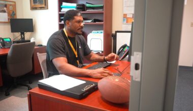 Ex-NFL player retired from league at 30. His new calling? Psychology.