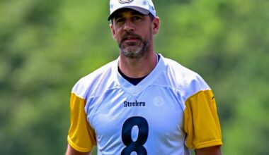 Steelers Legend Makes Surprising Aaron Rodgers Prediction