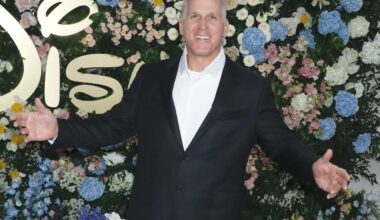 Dudes Rock: The Golden Bachelor, Ex-NFL Linebacker Mel Owens, Immediately Told Producers if They Give Him Any Women Older Than 60 He's Cutting Them On The Spot