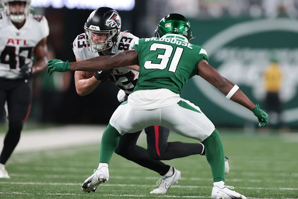 Falcons WR Jared Bernhardt makes a catch during a preseason game against the New York Jets. Vincent Carchietta-Imagn Images
