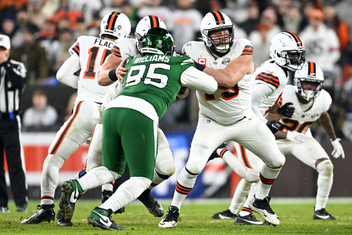 New York Jets v Cleveland Browns