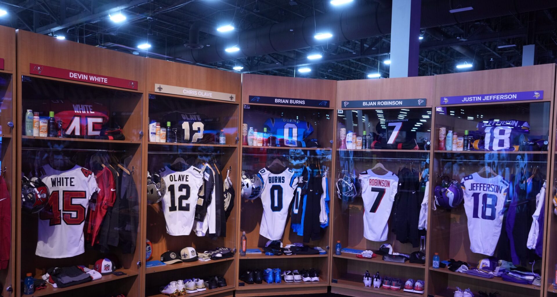 Aaron Donald seeks a monumental revival with the Los Angeles Rams to redefine his legendary legacy