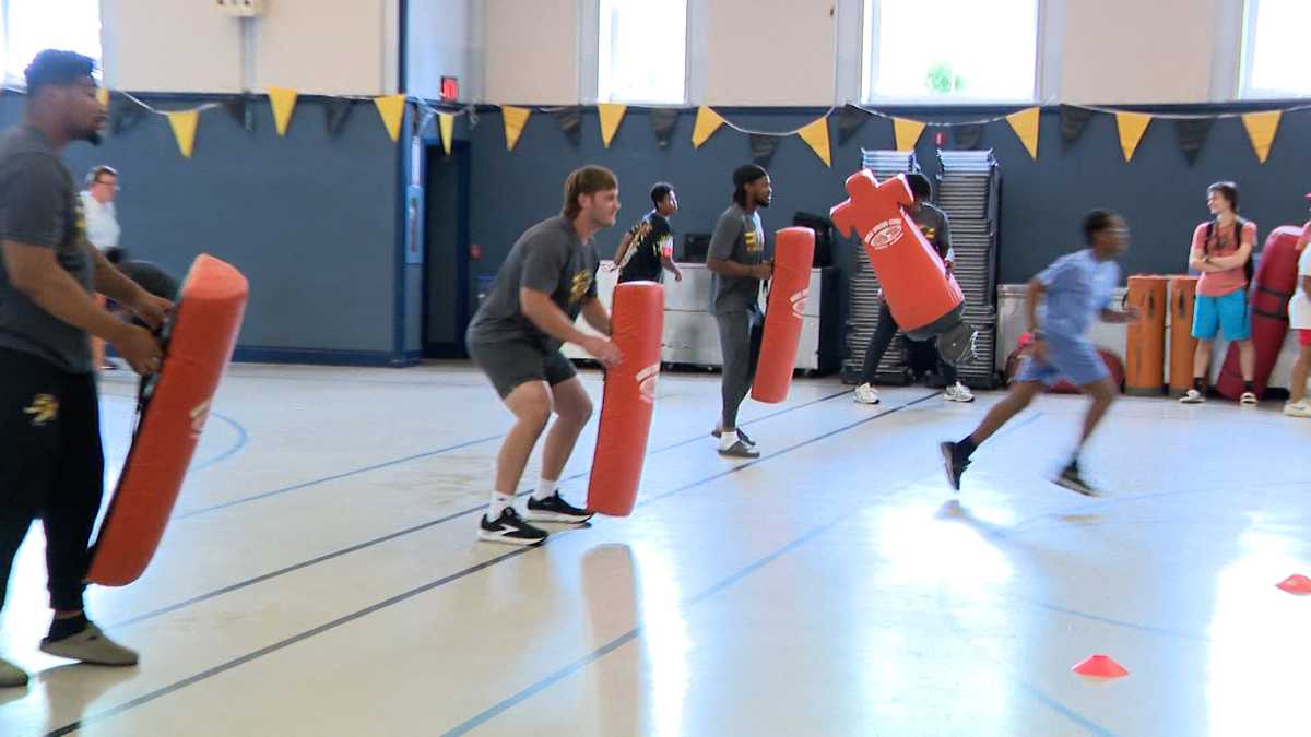 Steelers rookies connect with Pittsburgh through nonprofit events