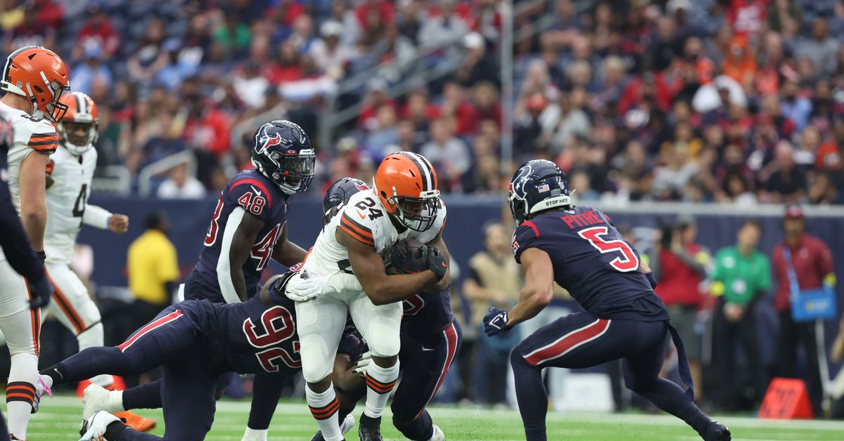 NFL free agency: Browns Nick Chubb finds new home, joining AFC contender