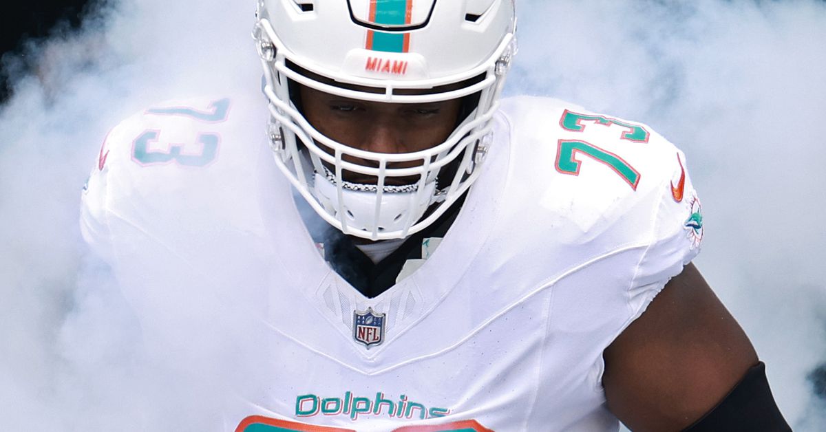 Miami Dolphins offensive lineman Austin Jackson ready to step up as leader in return from injury