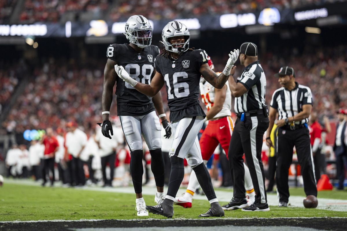 Kansas City Chiefs v Las Vegas Raiders