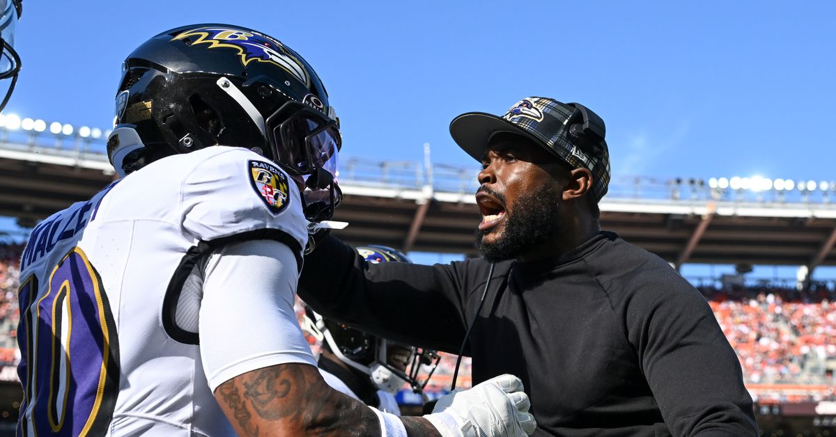 Pass rush coach Chuck Smith sets record straight on Ravens’ defensive turnaround: ‘Zach Orr did it’