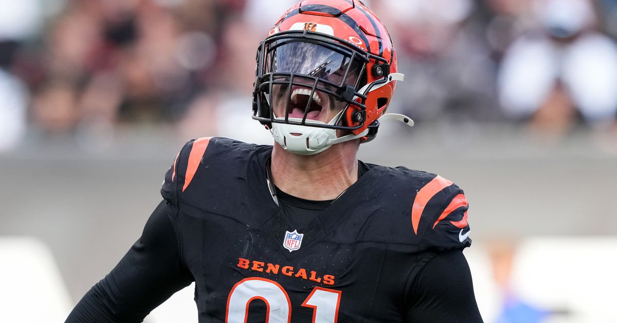 Bengals star on Hendrickson, Stewart contract situations