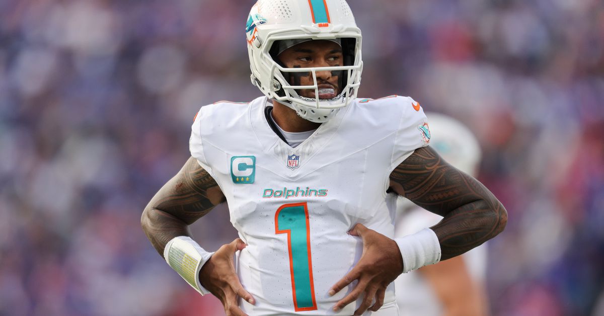 Dolphins vs. Bills 2024 Highlights: Josh Allen and Tua Tagovailoa duel it out