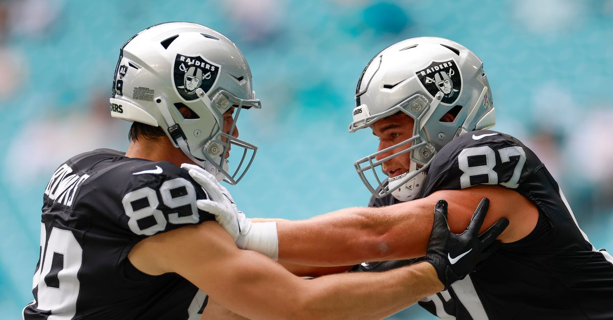 Raiders offense: Tight end Brock Bowers is a star