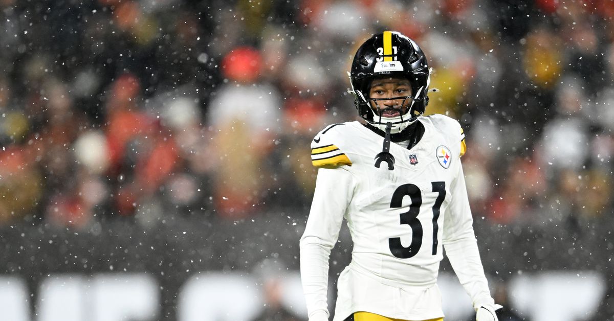 Steelers CB Beanie Bishop wipes feet on Pitt logo